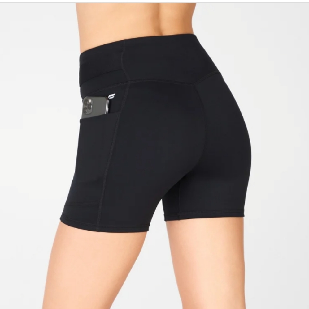 Fabletics motion 365 shorts - Picture 2 of 4